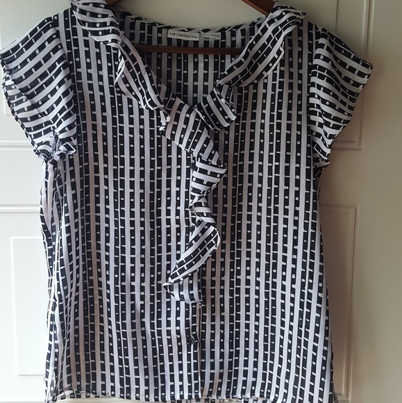 Liz Claiborne Tops - $3/20 Liz Claiborne|Sheer Ruffle Top|Size S